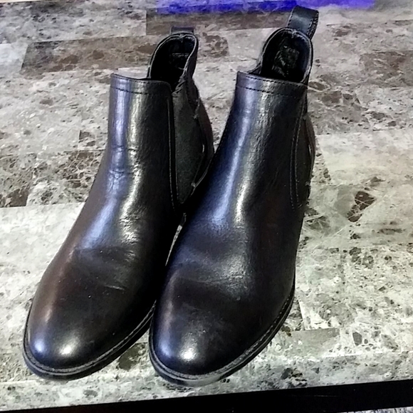 Steve Madden Shoes - Steve Madden Leather Booties.